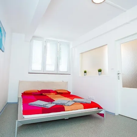 Apartmets Dejvicka *